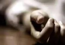 हॉर्न वाजवण्यावरून झालेल्या भांडणानंतर मद्यधुंद कॅबीने बस चालकाला खाली पाडले. पुणे बातम्या